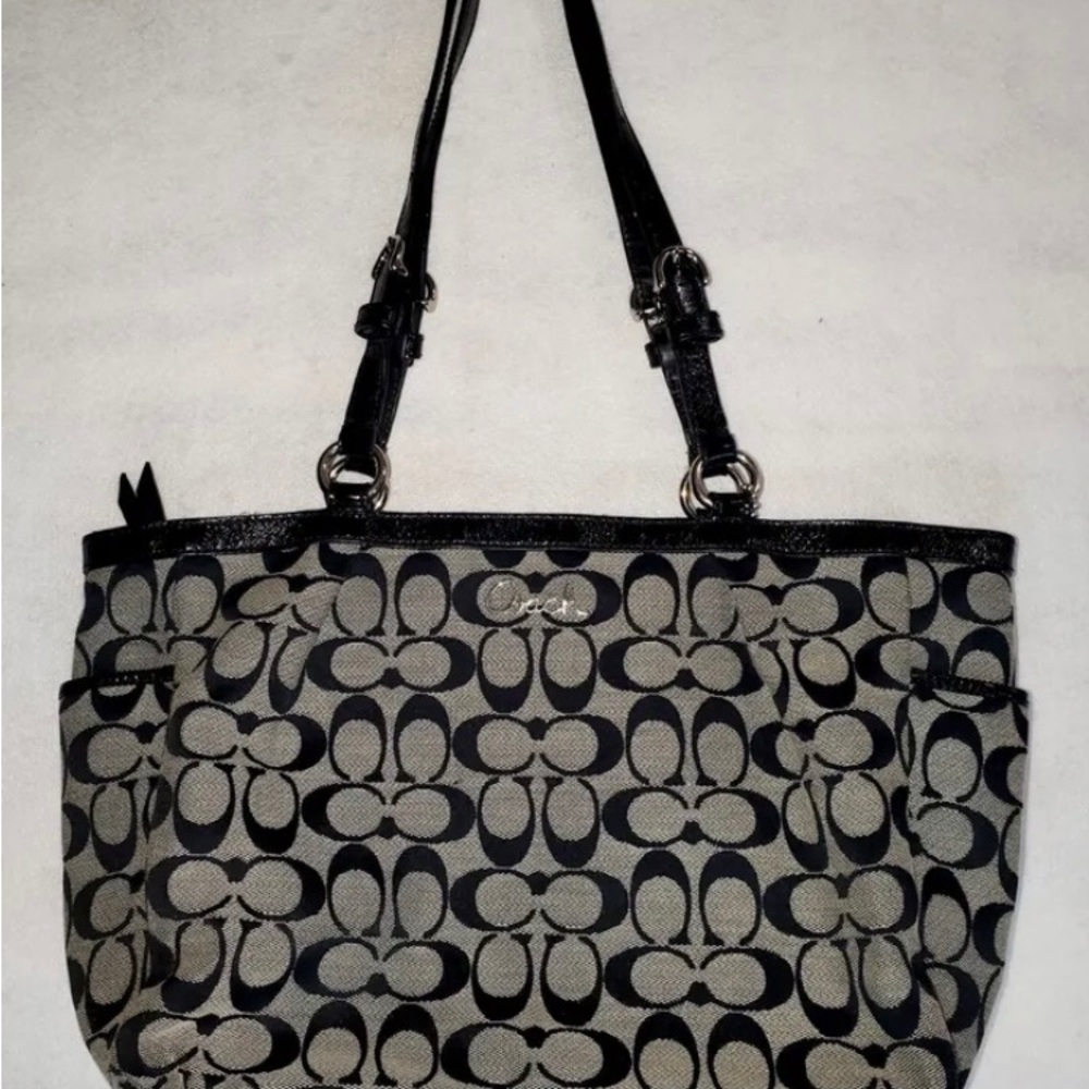 Black and Gray Coach Purse Great shape no stains gently used.